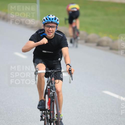 15.06.2025 - 27. Vierlanden-Triathlon H.Heesch http://msf.ph/oto/7979607 15.06.2025 10:34:03 Radfahren 299, 308, 361, 543 meine-sportfotos.de