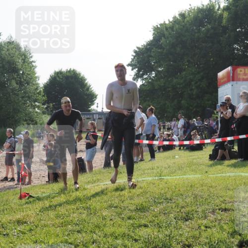 15.06.2025 - 27. Vierlanden-Triathlon KatJ http://msf.ph/oto/7979609 15.06.2025 08:43:36 Schwimmen 32, 65, 74, 148 meine-sportfotos.de
