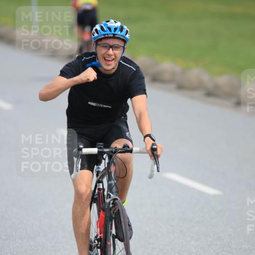15.06.2025 - 27. Vierlanden-Triathlon H.Heesch http://msf.ph/oto/7979612 15.06.2025 10:34:03 Radfahren 299, 308, 361, 543 meine-sportfotos.de
