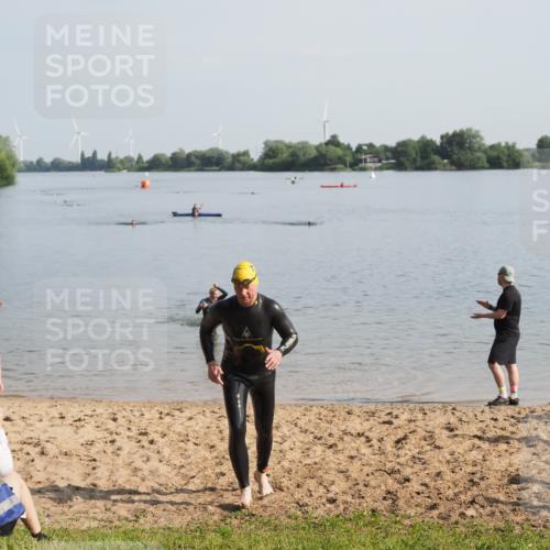 21.06.2025 - 27. Vierlanden-Triathlon MichiJ http://msf.ph/oto/7979615 15.06.2026 08:59:00 Schwimmen 208, 235, 236 meine-sportfotos.de