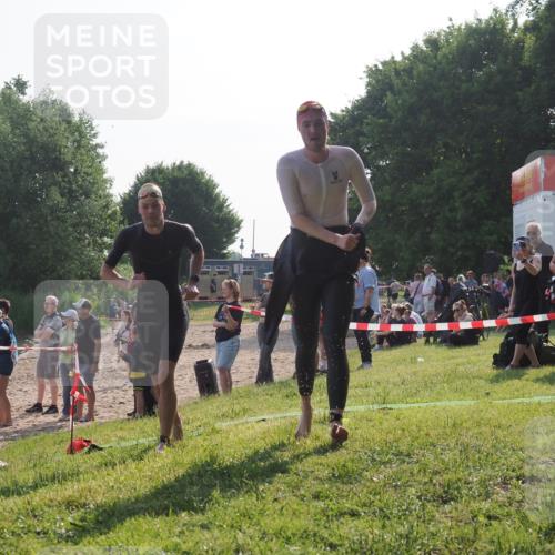 15.06.2025 - 27. Vierlanden-Triathlon KatJ http://msf.ph/oto/7979617 15.06.2025 08:43:37 Schwimmen 32, 65, 74, 148 meine-sportfotos.de