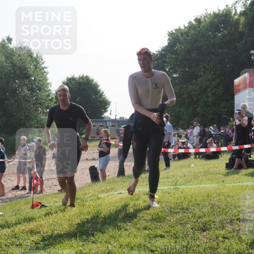 15.06.2025 - 27. Vierlanden-Triathlon KatJ http://msf.ph/oto/7979621 15.06.2025 08:43:37 Schwimmen 32, 65, 74, 148 meine-sportfotos.de