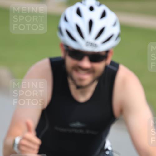 15.06.2025 - 27. Vierlanden-Triathlon H.Heesch http://msf.ph/oto/7979626 15.06.2025 10:34:06 Radfahren 299, 308, 361 meine-sportfotos.de