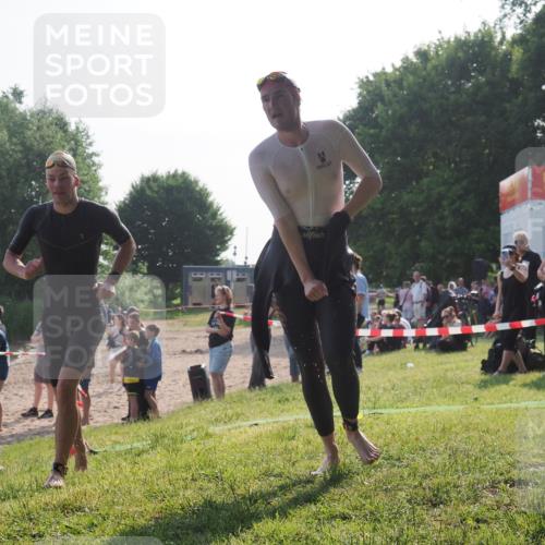 15.06.2025 - 27. Vierlanden-Triathlon KatJ http://msf.ph/oto/7979635 15.06.2025 08:43:38 Schwimmen 32, 65, 74 meine-sportfotos.de