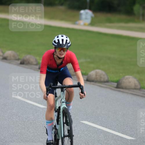 15.06.2025 - 27. Vierlanden-Triathlon H.Heesch http://msf.ph/oto/7979638 15.06.2025 10:34:36 Radfahren 104, 198, 205 meine-sportfotos.de