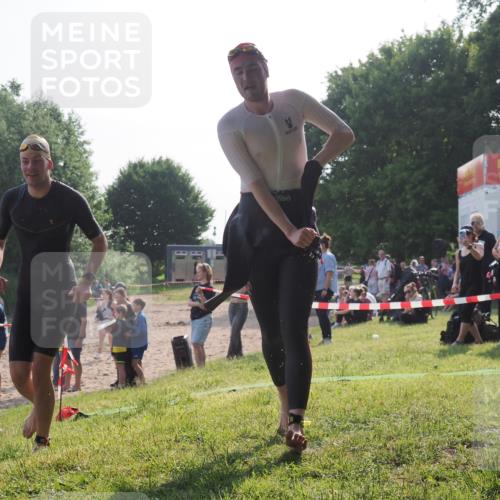 15.06.2025 - 27. Vierlanden-Triathlon KatJ http://msf.ph/oto/7979639 15.06.2025 08:43:38 Schwimmen 32, 65, 74 meine-sportfotos.de