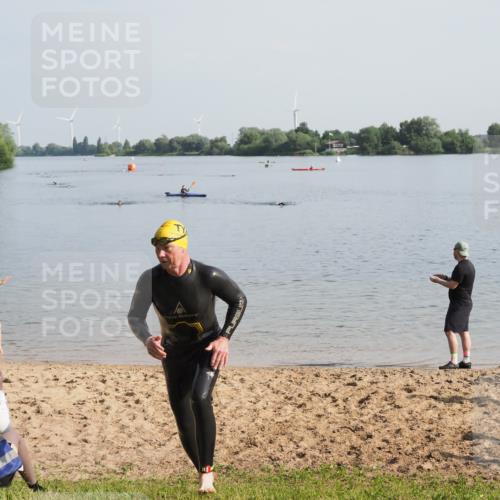 21.06.2025 - 27. Vierlanden-Triathlon MichiJ http://msf.ph/oto/7979641 15.06.2026 08:59:01 Schwimmen 208, 227, 235 meine-sportfotos.de