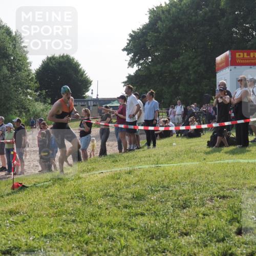 15.06.2025 - 27. Vierlanden-Triathlon KatJ http://msf.ph/oto/7979654 15.06.2025 08:43:43 Schwimmen 32, 65, 74 meine-sportfotos.de