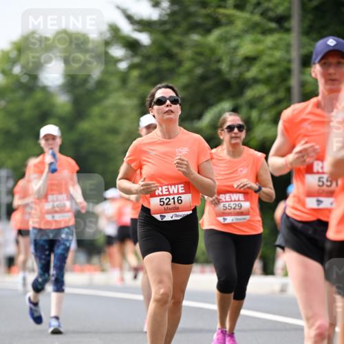 15.06.2025 - REWE Women's Run Dr. Thomas Lammeyer http://msf.ph/oto/7979669 15.06.2025 10:44:48 Laufen 5216, 5529 meine-sportfotos.de