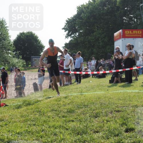 15.06.2025 - 27. Vierlanden-Triathlon KatJ http://msf.ph/oto/7979678 15.06.2025 08:43:43 Schwimmen 32, 65, 74 meine-sportfotos.de