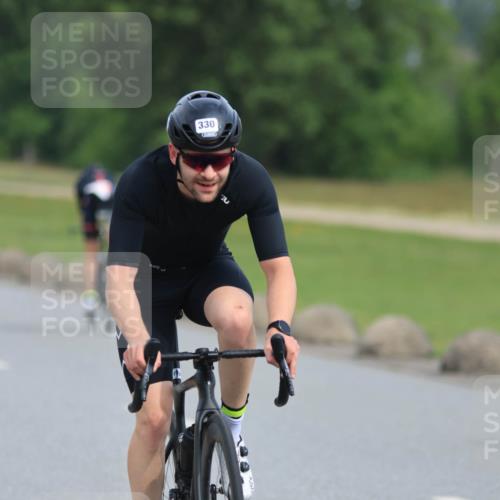 15.06.2025 - 27. Vierlanden-Triathlon H.Heesch http://msf.ph/oto/7979679 15.06.2025 10:35:11 Radfahren 26, 122, 251, 268, 330, 336 meine-sportfotos.de