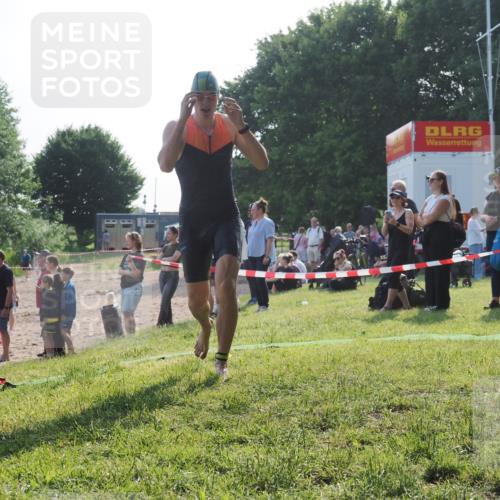 15.06.2025 - 27. Vierlanden-Triathlon KatJ http://msf.ph/oto/7979699 15.06.2025 08:43:44 Schwimmen 32, 65, 74 meine-sportfotos.de