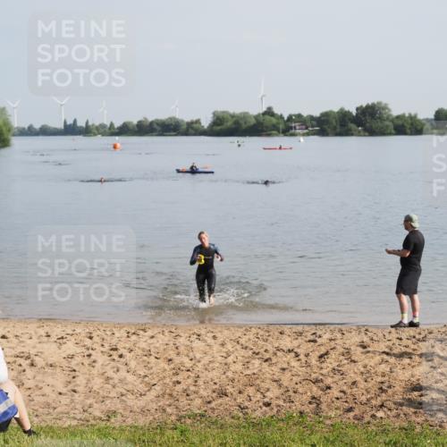 21.06.2025 - 27. Vierlanden-Triathlon MichiJ http://msf.ph/oto/7979704 15.06.2026 08:59:06 Schwimmen 227, 235 meine-sportfotos.de