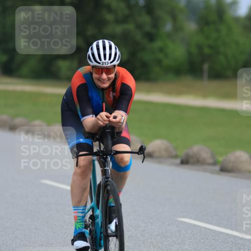 15.06.2025 - 27. Vierlanden-Triathlon H.Heesch http://msf.ph/oto/7979713 15.06.2025 10:35:25 Radfahren 99, 213, 272, 301 meine-sportfotos.de