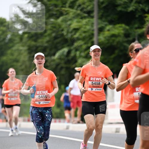 15.06.2025 - REWE Women's Run Dr. Thomas Lammeyer http://msf.ph/oto/7979720 15.06.2025 10:44:50 Laufen 5459, 5458 meine-sportfotos.de