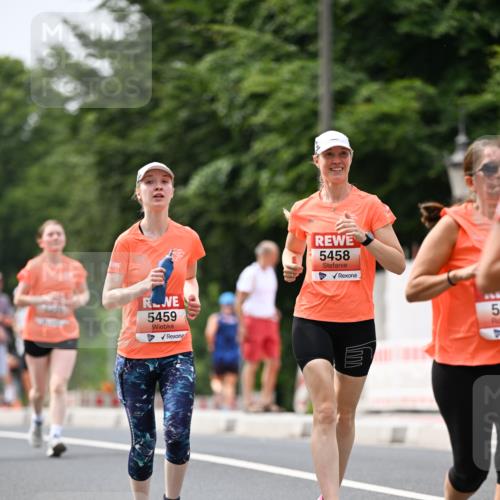 15.06.2025 - REWE Women's Run Dr. Thomas Lammeyer http://msf.ph/oto/7979724 15.06.2025 10:44:50 Laufen 5459, 5458, 5 meine-sportfotos.de