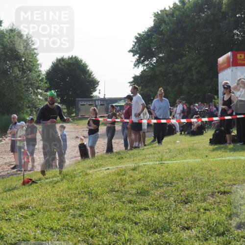 15.06.2025 - 27. Vierlanden-Triathlon KatJ http://msf.ph/oto/7979727 15.06.2025 08:43:52 Schwimmen 32, 84, 113 meine-sportfotos.de
