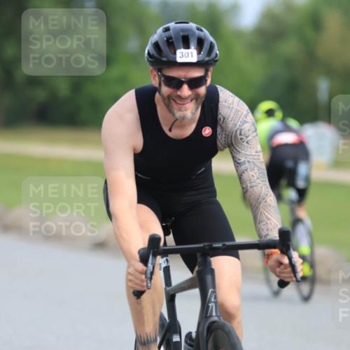 15.06.2025 - 27. Vierlanden-Triathlon H.Heesch http://msf.ph/oto/7979733 15.06.2025 10:35:32 Radfahren 99, 106, 239, 272, 301 meine-sportfotos.de