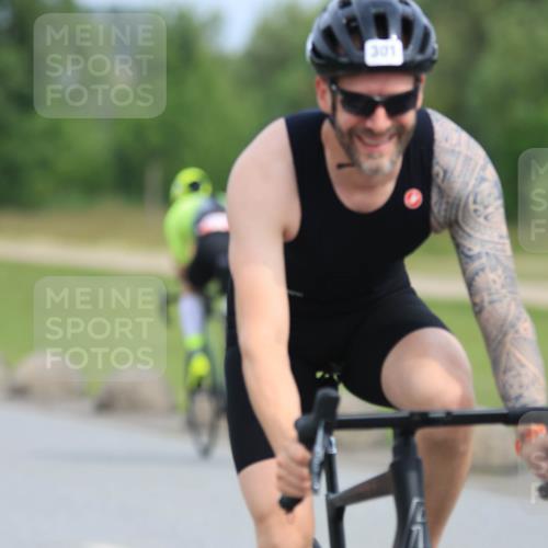 15.06.2025 - 27. Vierlanden-Triathlon H.Heesch http://msf.ph/oto/7979734 15.06.2025 10:35:32 Radfahren 99, 106, 239, 272, 301 meine-sportfotos.de