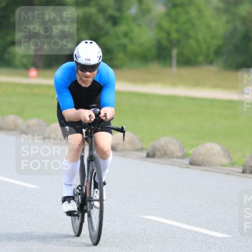 15.06.2025 - 27. Vierlanden-Triathlon H.Heesch http://msf.ph/oto/7979741 15.06.2025 10:35:37 Radfahren 21, 106, 127, 134, 239 meine-sportfotos.de
