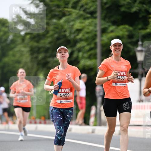 15.06.2025 - REWE Women's Run Dr. Thomas Lammeyer http://msf.ph/oto/7979742 15.06.2025 10:44:50 Laufen 5459, 5458 meine-sportfotos.de