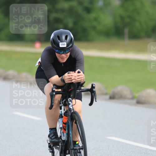 15.06.2025 - 27. Vierlanden-Triathlon H.Heesch http://msf.ph/oto/7979764 15.06.2025 10:35:46 Radfahren 21, 134, 199 meine-sportfotos.de