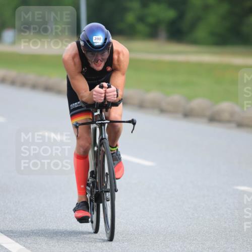 15.06.2025 - 27. Vierlanden-Triathlon H.Heesch http://msf.ph/oto/7979776 15.06.2025 10:35:57 Radfahren 87, 300, 338, 390 meine-sportfotos.de