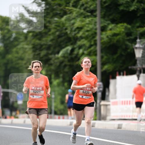 15.06.2025 - REWE Women's Run Dr. Thomas Lammeyer http://msf.ph/oto/7979786 15.06.2025 10:44:53 Laufen 5220, 5221 meine-sportfotos.de