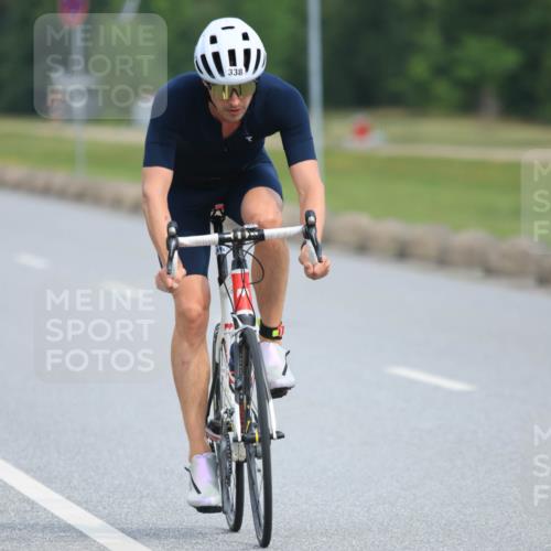 15.06.2025 - 27. Vierlanden-Triathlon H.Heesch http://msf.ph/oto/7979787 15.06.2025 10:36:04 Radfahren 338, 348 meine-sportfotos.de