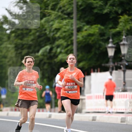 15.06.2025 - REWE Women's Run Dr. Thomas Lammeyer http://msf.ph/oto/7979792 15.06.2025 10:44:53 Laufen 5221, 5220 meine-sportfotos.de