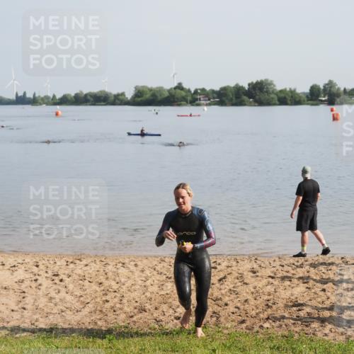21.06.2025 - 27. Vierlanden-Triathlon MichiJ http://msf.ph/oto/7979795 15.06.2026 08:59:10 Schwimmen 227 meine-sportfotos.de