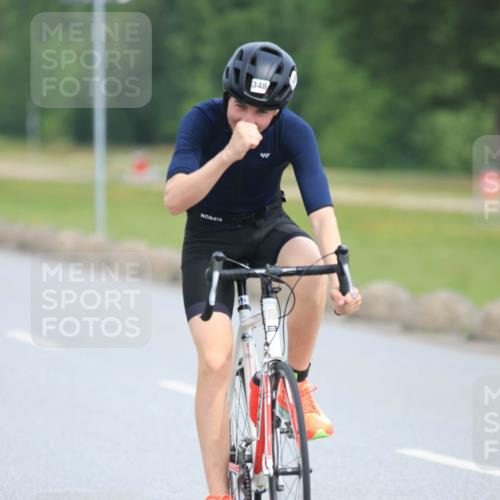 15.06.2025 - 27. Vierlanden-Triathlon H.Heesch http://msf.ph/oto/7979801 15.06.2025 10:36:07 Radfahren 331, 338, 348 meine-sportfotos.de