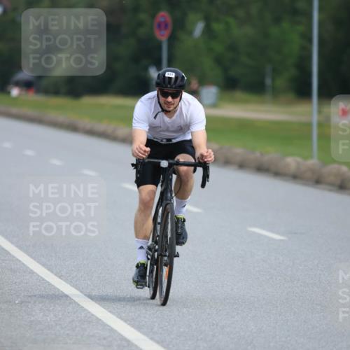 15.06.2025 - 27. Vierlanden-Triathlon H.Heesch http://msf.ph/oto/7979806 15.06.2025 10:36:11 Radfahren 285, 312, 331, 348 meine-sportfotos.de