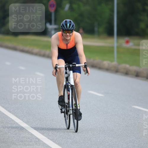 15.06.2025 - 27. Vierlanden-Triathlon H.Heesch http://msf.ph/oto/7979823 15.06.2025 10:36:17 Radfahren 254, 285, 312, 331 meine-sportfotos.de