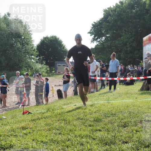 15.06.2025 - 27. Vierlanden-Triathlon KatJ http://msf.ph/oto/7979835 15.06.2025 08:43:58 Schwimmen 23, 84, 113, 183 meine-sportfotos.de