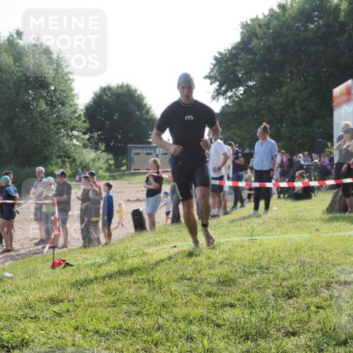 15.06.2025 - 27. Vierlanden-Triathlon KatJ http://msf.ph/oto/7979840 15.06.2025 08:43:58 Schwimmen 23, 84, 113, 183 meine-sportfotos.de