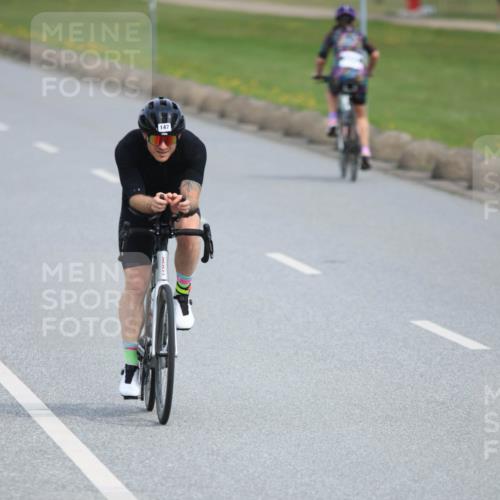 15.06.2025 - 27. Vierlanden-Triathlon H.Heesch http://msf.ph/oto/7979853 15.06.2025 10:36:34 Radfahren 5, 102, 147, 276 meine-sportfotos.de