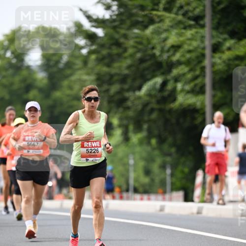 15.06.2025 - REWE Women's Run Dr. Thomas Lammeyer http://msf.ph/oto/7979857 15.06.2025 10:44:57 Laufen 5667, 5226 meine-sportfotos.de