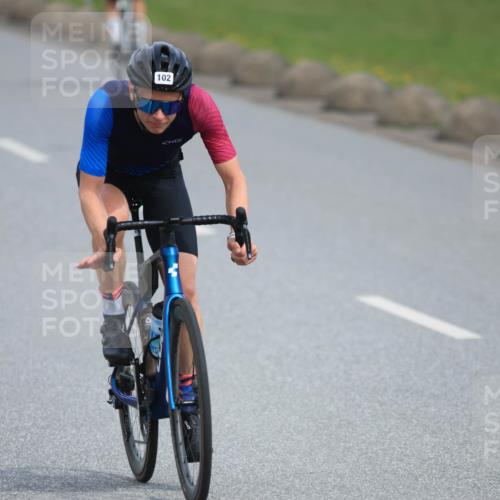 15.06.2025 - 27. Vierlanden-Triathlon H.Heesch http://msf.ph/oto/7979859 15.06.2025 10:36:38 Radfahren 102, 147, 276, 283 meine-sportfotos.de