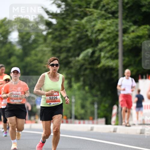 15.06.2025 - REWE Women's Run Dr. Thomas Lammeyer http://msf.ph/oto/7979863 15.06.2025 10:44:57 Laufen 5667, 5226 meine-sportfotos.de