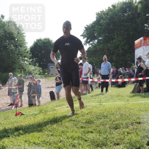 15.06.2025 - 27. Vierlanden-Triathlon KatJ http://msf.ph/oto/7979868 15.06.2025 08:43:58 Schwimmen 23, 84, 113, 183 meine-sportfotos.de