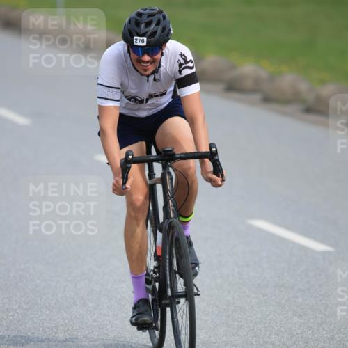 15.06.2025 - 27. Vierlanden-Triathlon H.Heesch http://msf.ph/oto/7979871 15.06.2025 10:36:40 Radfahren 102, 147, 276, 283 meine-sportfotos.de