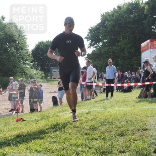 15.06.2025 - 27. Vierlanden-Triathlon KatJ http://msf.ph/oto/7979872 15.06.2025 08:43:58 Schwimmen 23, 84, 113, 183 meine-sportfotos.de