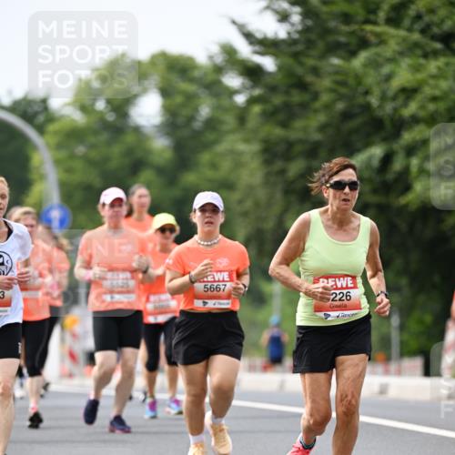 15.06.2025 - REWE Women's Run Dr. Thomas Lammeyer http://msf.ph/oto/7979875 15.06.2025 10:44:58 Laufen 5667, 3, 226 meine-sportfotos.de