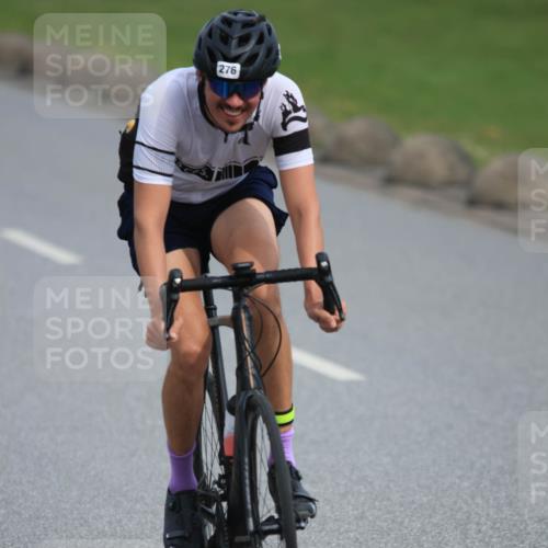 15.06.2025 - 27. Vierlanden-Triathlon H.Heesch http://msf.ph/oto/7979876 15.06.2025 10:36:40 Radfahren 102, 147, 276, 283 meine-sportfotos.de