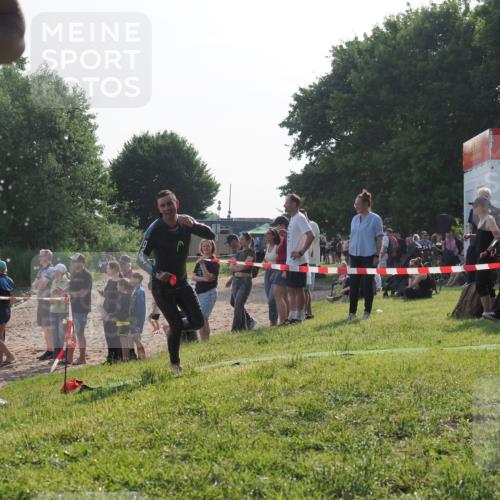 15.06.2025 - 27. Vierlanden-Triathlon KatJ http://msf.ph/oto/7979882 15.06.2025 08:44:00 Schwimmen 23, 84, 113, 183 meine-sportfotos.de