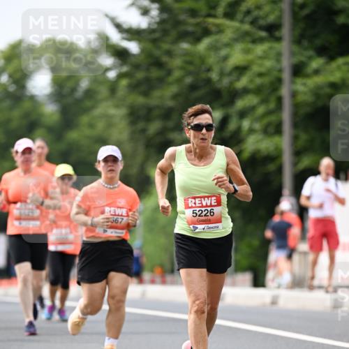 15.06.2025 - REWE Women's Run Dr. Thomas Lammeyer http://msf.ph/oto/7979885 15.06.2025 10:44:58 Laufen 367, 5226 meine-sportfotos.de