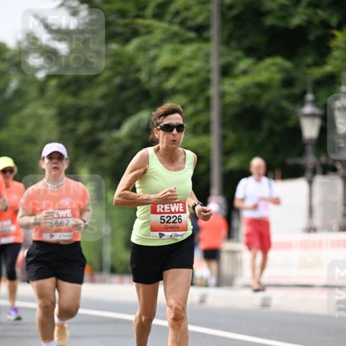 15.06.2025 - REWE Women's Run Dr. Thomas Lammeyer http://msf.ph/oto/7979900 15.06.2025 10:44:59 Laufen 5667, 5226 meine-sportfotos.de