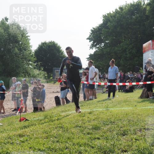 15.06.2025 - 27. Vierlanden-Triathlon KatJ http://msf.ph/oto/7979902 15.06.2025 08:44:00 Schwimmen 23, 84, 113, 183 meine-sportfotos.de
