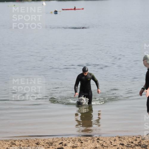 21.06.2025 - 27. Vierlanden-Triathlon MichiJ http://msf.ph/oto/7979923 15.06.2026 09:00:30 Schwimmen  meine-sportfotos.de